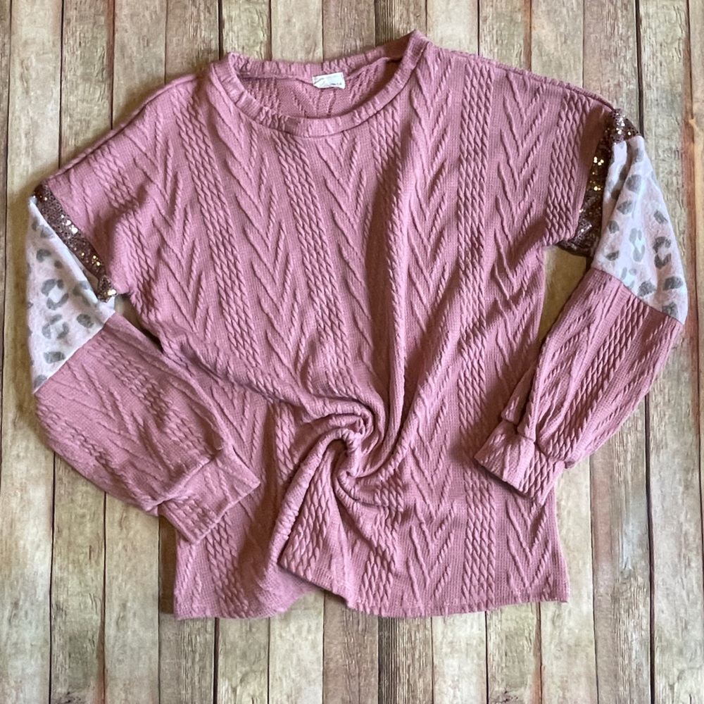 Boutique pink cable knit sweater